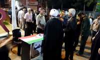 برپایی میز خدمت شبکه بهداشت و درمان طارم در جمع شبانه شهروندان آببر / پاسخگویی بی‌واسطه به مطالبات سلامت‌محور مردم