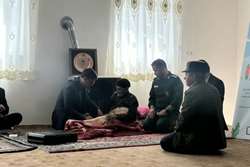در شهرستان ایجرود؛  غبارروبی مزار شهدا و دیدار با خانواده شهید در هفته سلامت