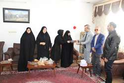 دیدار رئیس بیمارستان الغدیر با همسران شهدای شهرستان ابهر به مناسبت روز مادر