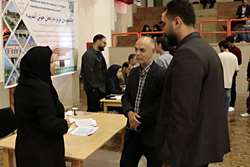 بازدید رئیس دانشکده پرستاری و مامایی زنجان از ثبت‌نام دانشجویان جدیدالورود 