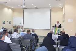 گرامیداشت هفته دفاع مقدس در بیمارستان الغدیر با حضور مدیران و خانواده‌های شهدا